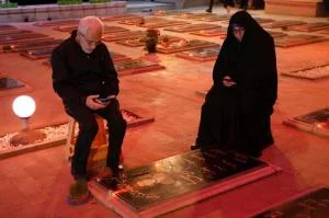 شب سال تحویل در مزار شهدای تبریز
