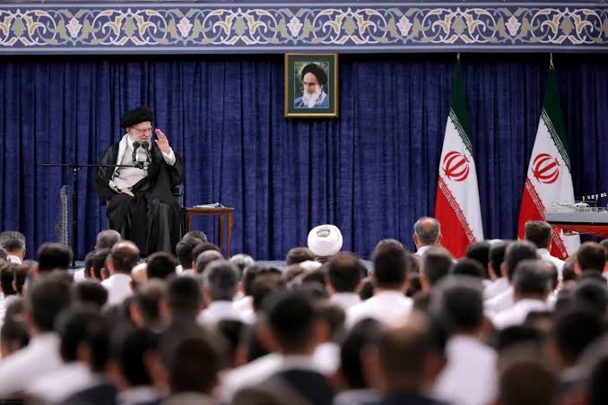 بیانات مهم و راهگشای حضرت امام خامنه‌ای در دیدار با جمعی از مردم آذربایجان شرقی